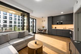 Cozy Modern Apartment with Balcony & Garage - 0