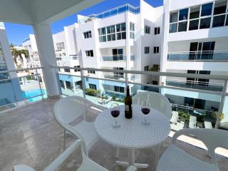 Chic Beachfront Apartment - Private Beach Access - 2