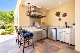 Mirabella Villa Private Pool and Outdoor Kitchen - 1
