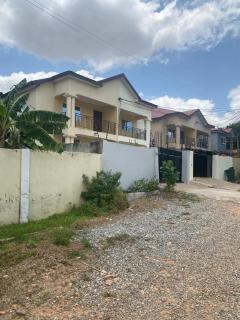 Stylish 3BDRM Apartment Ashongman Estate - 3