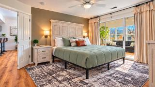 Lakefront walk-in condo overlooking Marina - 4