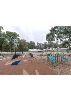 Wellard Nest- Perth- Newly built house, walk to the shops and train station- Close to Rockingham and motorplex - 3