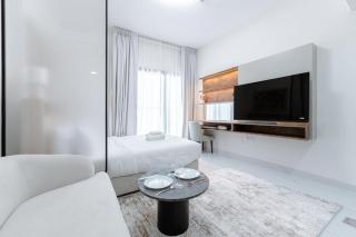 Cozy Living with Pool and free Parking - 2