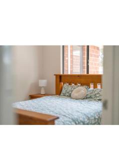 Wellard Nest- Perth- Newly built house, walk to the shops and train station- Close to Rockingham and motorplex - 2