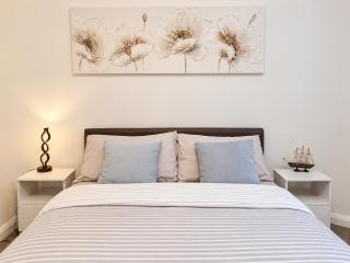 Contractor And Business Accommodation in Leeds Free Parking Fast Wi-Fi 2Bedroom House - 0
