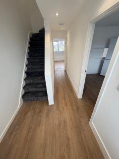Dnm Stays - Luton - 5