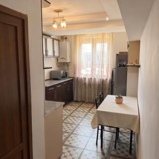 Bright Apartment in the Heart of Yerevan - Yerevan - 5