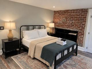 Restored Historic Home 5 bedroom 5 bath with 9 beds - Savannah - 7