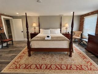 Restored Historic Home 5 bedroom 5 bath with 9 beds - Savannah - 2
