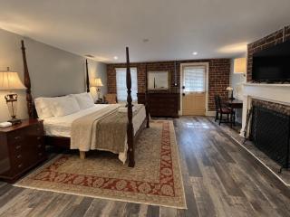 Restored Historic Home 5 bedroom 5 bath with 9 beds - Savannah - 1