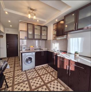Bright Apartment in the Heart of Yerevan - Yerevan - 4