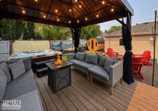 Nordic Spa Escape - Hot Tub - Fire Table - BBQ - Barrel Sauna - 9