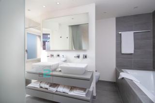 Bright penthouse with views of the golf course - 9