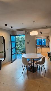Cómodo departamento con jardín sobre Avenida Libertador - 2