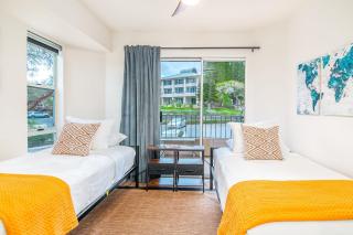 Upgraded 3 bed w Ocean View Pool Hot tub 2 King - 1