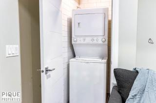 Sanctuary Suite - KingBed - Wifi - Near WEM - Rogers - 2