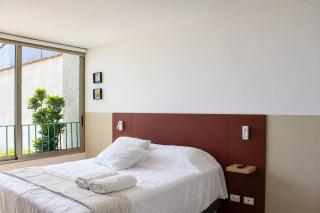 Bright 2BR Balcony Apartment near Miraflores Malecón - 8