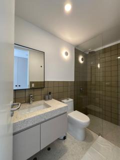 Bright 2BR Balcony Apartment near Miraflores Malecón - 3