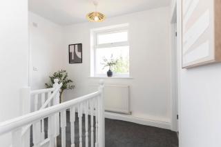 Stylish 3BR Durham Home Contractors Families - 5
