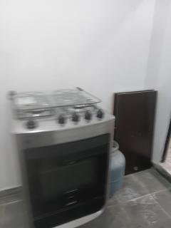 Conjugado so tem 1 cama de casal, 1 fogao e 1 botija, nao tem geladeira - 5