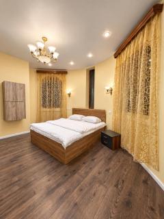 Red House Hotel - 1