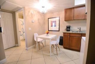 Ava Suite 1 B 1B close to strip - 2