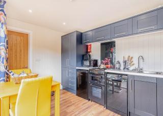 Woodland Lakes Boutique Lodges - 1