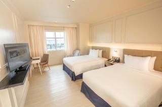 The Monarch Hotel - 9
