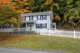 Great Location! Colleges! Hiking! Ithaca Commons! - 9