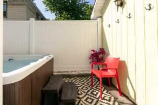 Walk To Parks, Dining & Lake! Game Room! Hot Tub! - 2