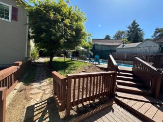 Family Retreat w Pool Hot Tub 3 Private Homes - 2
