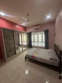 Farzana Homestay Sungai Udang Melaka Semi D 3 Bilik Aircond - 4