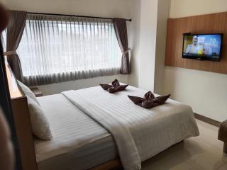 The Cabin Hotel Wirobrajan - 9
