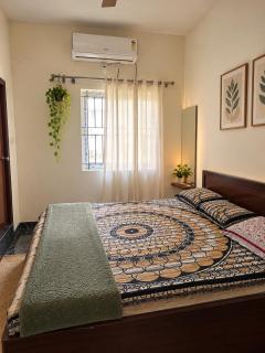 Cozy 2 Bhk flat with mountain and lake view - 8