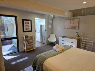 Beautiful Apartment Surrounded by Native Bush - 3
