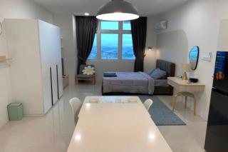 Kuching Suite Bold at Riverine Diamond - 0
