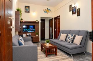 Cozy 2 Bhk flat with mountain and lake view - 9