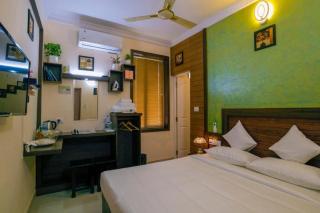 Blue Bell Cochin Airport Hotel - free airport pickup or drop off - 1