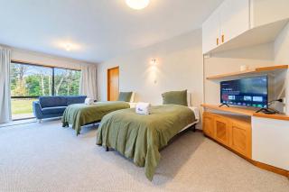 Manawaroto 3BR with Mountain & Lake Views - Sleeps 6 - 4
