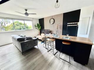 Duplex 2 ch - Clinique Ste Clotilde à 50 m - 1