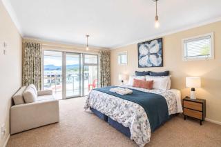 Lake Tekapo - 3 Bedrooms with Hot Tub & Lake Views - 9
