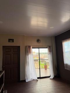 Modern 4BR Home with Terrace, AC & Wifi - 2