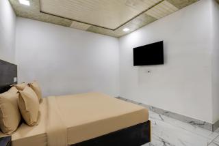 FabHotel Delvique - 9