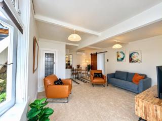 Cheltenham Beach Garden Apartment - 6
