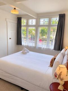 Cheltenham Beach Garden Apartment - 5