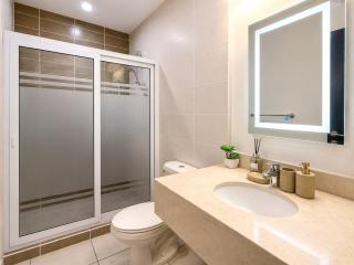 Luxury 2BR Apartment in front of US Embassy - 4