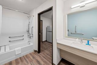 WoodSpring Suites St Joseph - 4