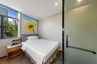 Zhenxing Hotel - 2
