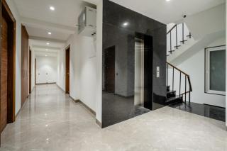 Aristo Grand Hotel with Bathtub by Aura Homes Near Sector 54 Chowk Metro Golf Course Road Gurgaon - 2