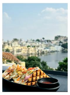 Nomadic Hostel and Cafe By the Lake - 8